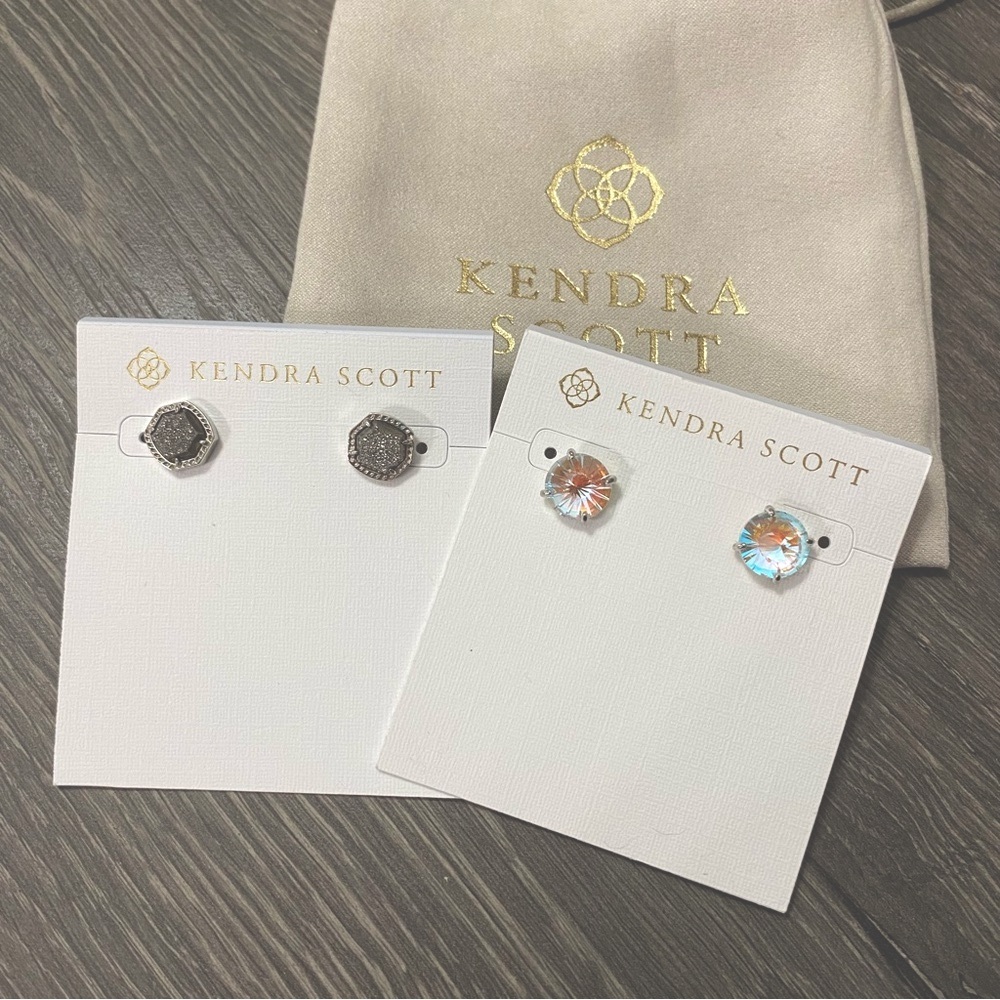 NWT Kendra Scott Set of 2 Stud Earrings - Drusy & Jolie Dichroic Glass with bag